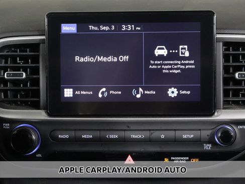 Certified 2024 Hyundai Venue SEL FWD image 6