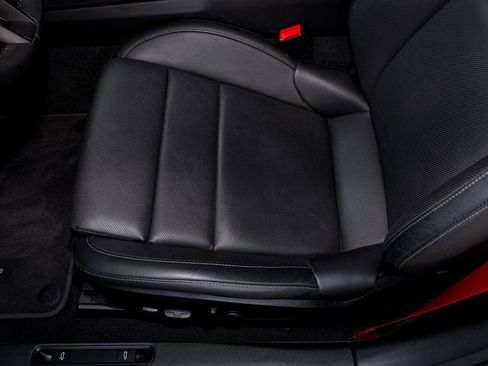 Used 2025 Porsche 911 Carrera RWD image 18