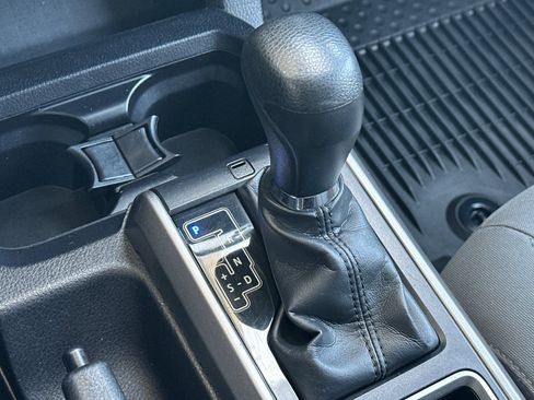 Used 2022 Toyota Tacoma SR5 RWD image 20