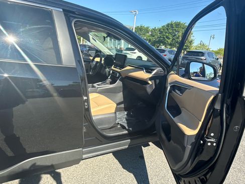Used 2025 Toyota RAV4 XLE Premium w/ Weather Package AWD/4WD image 26
