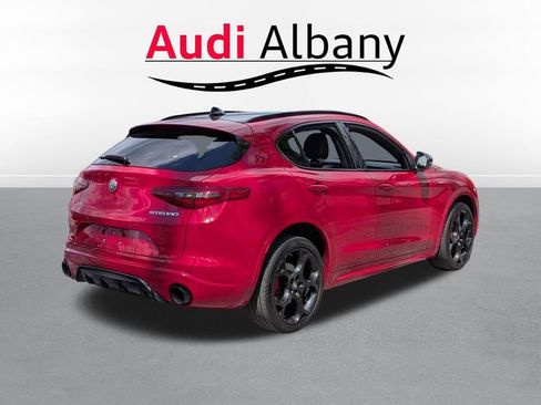 Used 2023 Alfa Romeo Stelvio Veloce AWD/4WD image 4