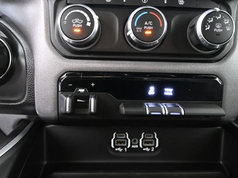 Used 2023 RAM 1500 Big Horn AWD/4WD image 29