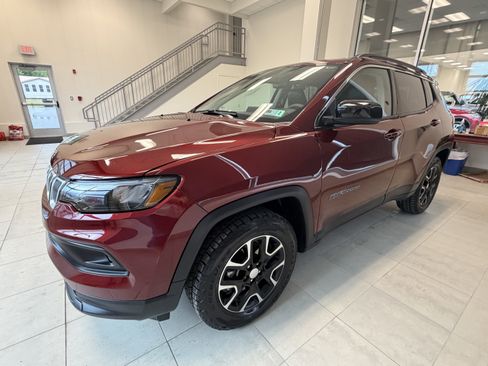 Used 2022 Jeep Compass Latitude AWD/4WD image 5