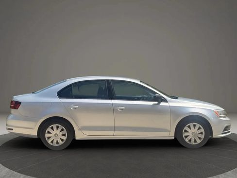 Used 2016 Volkswagen Jetta S FWD image 2