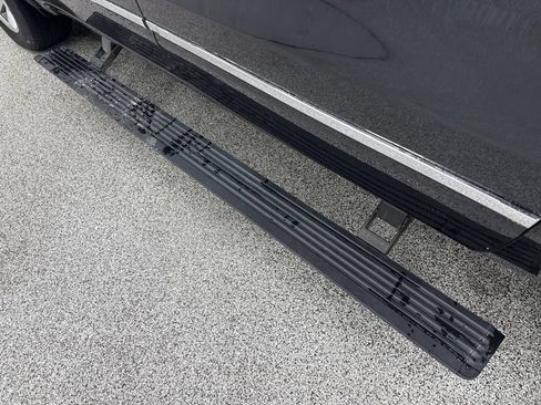 Used 2020 RAM 1500 Limited w/ Body Color Bumper Group AWD/4WD image 11
