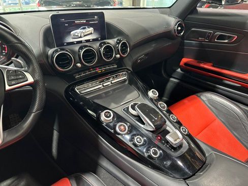 Used 2019 Mercedes-Benz AMG GT Roadster image 4