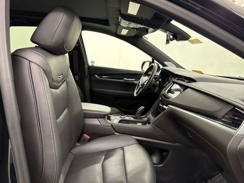 Certified 2025 Cadillac XT5 Premium Luxury AWD/4WD image 24