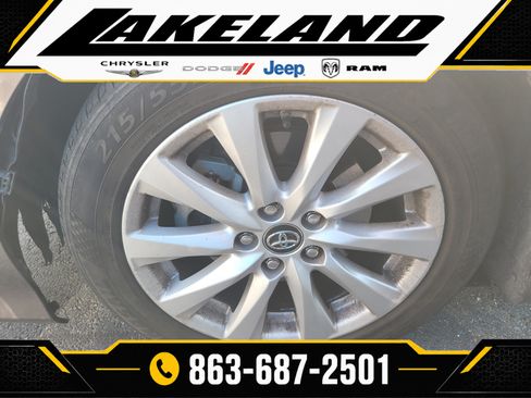 Used 2019 Toyota Camry LE FWD image 9