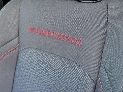 Used 2022 Jeep Wrangler Unlimited Rubicon AWD/4WD image 28