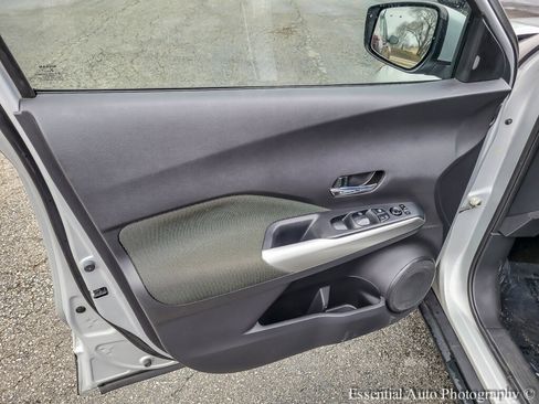 Used 2020 Nissan Kicks SV image 25