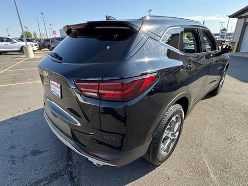 Used 2023 Chevrolet Blazer LT w/ Convenience Package AWD/4WD image 3