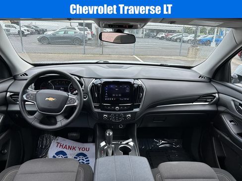Used 2020 Chevrolet Traverse LT FWD image 15