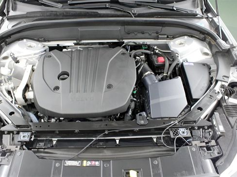 Certified 2025 Volvo XC60 B5 Plus image 26