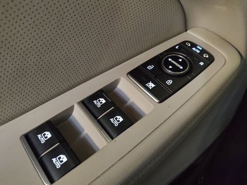 Used 2019 Genesis G80 3.8 image 27