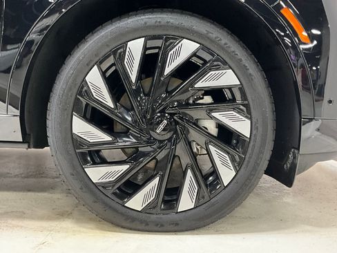 Used 2024 Lincoln Nautilus Black Label w/ Jet Appearance Package (87T) AWD/4WD image 10