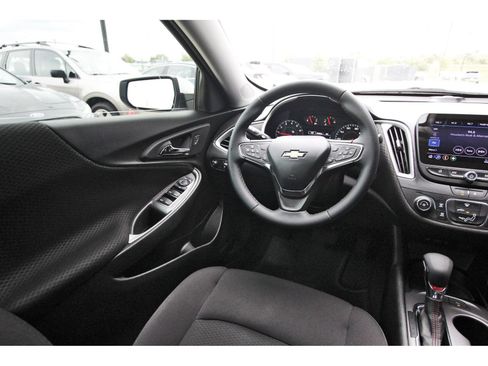 Used 2024 Chevrolet Malibu RS FWD image 10