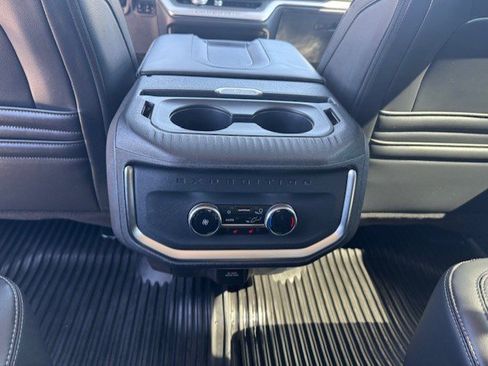 Used 2025 Ford Expedition Max Platinum image 29