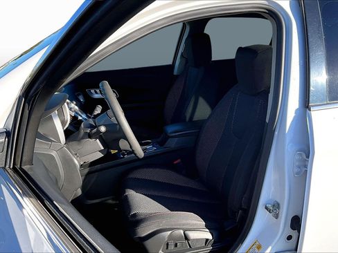 Used 2017 Chevrolet Equinox LS image 22