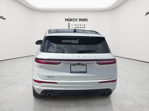 Used 2025 Lincoln Corsair Grand Touring AWD/4WD image 4