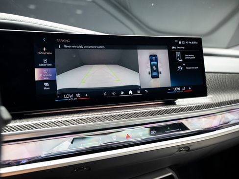 Used 2023 BMW i7 xDrive60 image 49