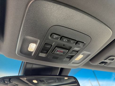 Used 2020 Toyota Avalon XLE w/ Moonroof Package FWD image 29
