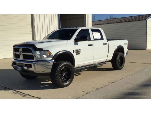 Used 2018 RAM 2500 Tradesman w/ Chrome Appearance Group image 4