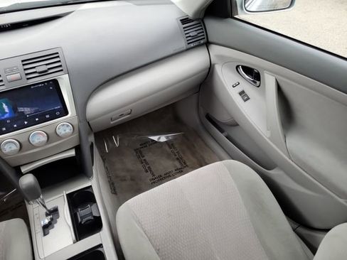 Used 2011 Toyota Camry image 16