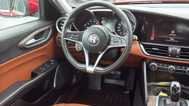Used 2019 Alfa Romeo Giulia Ti AWD/4WD image 22