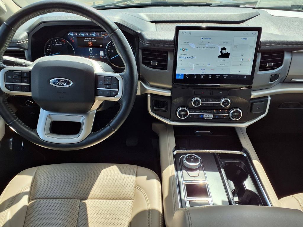 Used 2023 Ford Expedition XLT RWD image 12
