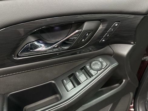 Used 2022 Chevrolet Traverse High Country AWD/4WD image 19