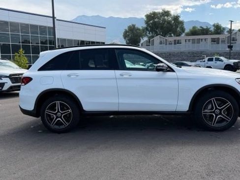 Used 2022 Mercedes-Benz GLC 300 4MATIC image 2