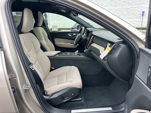 New 2026 Volvo XC60 B5 Plus w/ Protection Package Premier image 20