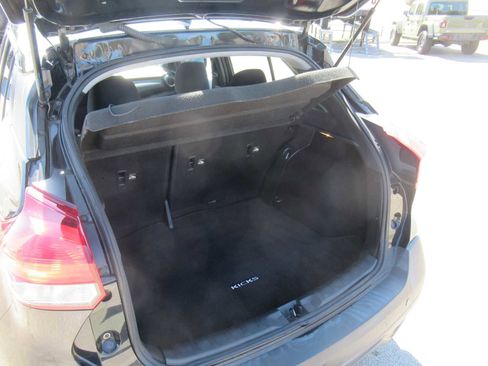 Used 2018 Nissan Kicks SR w/ Exterior Electronics Package image 7