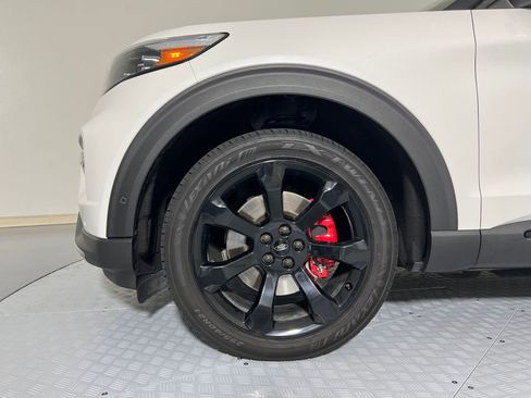 Used 2020 Ford Explorer ST w/ ST Street Pack image 10