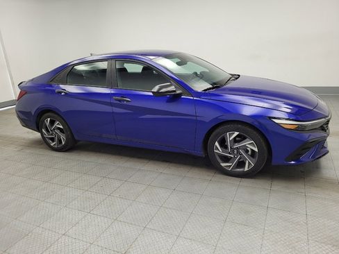 Used 2025 Hyundai Elantra Sport FWD image 11