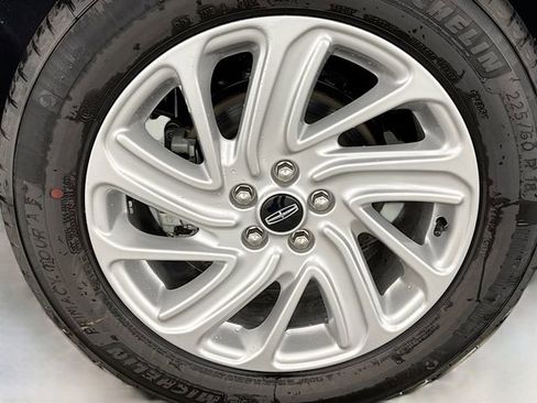 New 2026 Lincoln Corsair Premiere w/ Rear Removable Package Tray FWD image 32