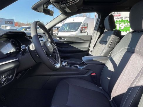 New 2025 Jeep Grand Cherokee Laredo X image 28