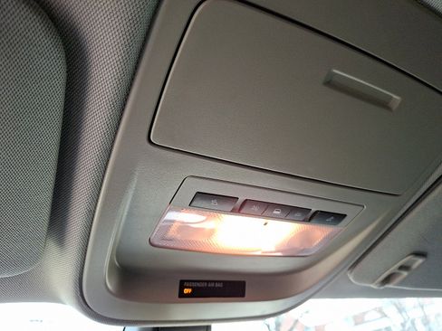 Used 2016 Chevrolet Colorado LT w/ LT Convenience Package image 21