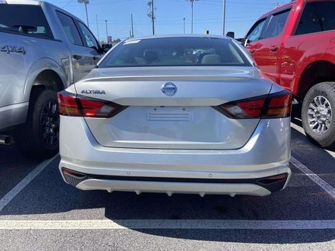 Used 2023 Nissan Altima 2.5 S FWD image 5