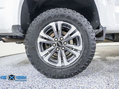 Used 2022 Chevrolet Colorado Z71 AWD/4WD image 47