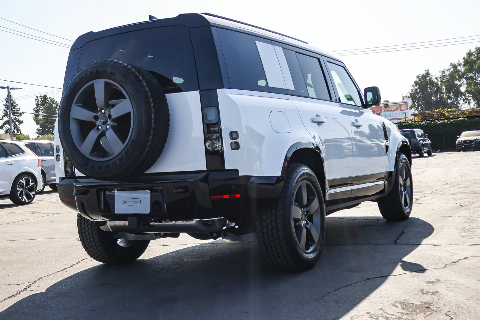 New 2026 Land Rover Defender 110 X-Dynamic SE AWD/4WD image 5