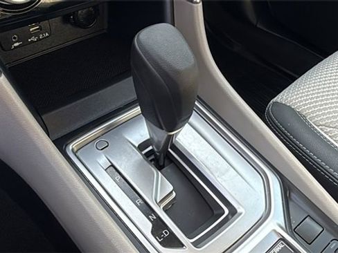 Used 2022 Subaru Forester Premium image 18