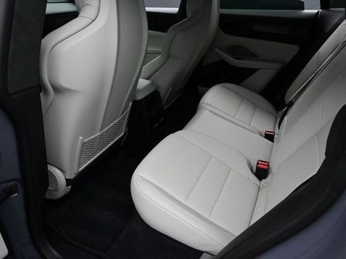 Certified 2025 Porsche Macan Turbo Electric AWD/4WD image 15