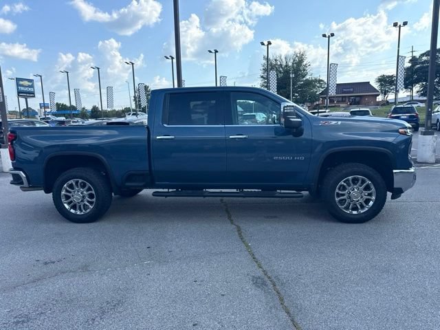 Used 2025 Chevrolet Silverado 2500 LTZ w/ LTZ Convenience Package AWD/4WD image 13