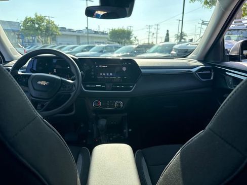 Used 2024 Chevrolet TrailBlazer LS w/ LS Convenience Package FWD image 7
