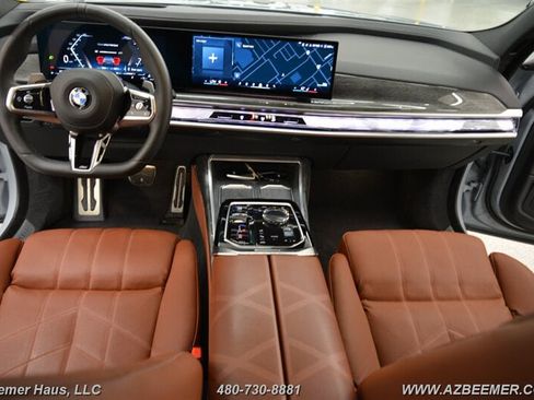 Used 2023 BMW 760i xDrive w/ Parking Assistance Package image 17