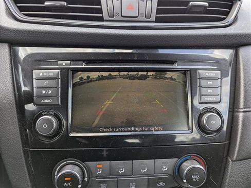 Used 2020 Nissan Rogue S AWD/4WD image 18