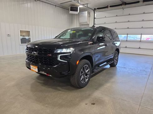 Used 2024 Chevrolet Tahoe Z71 w/ Luxury Package AWD/4WD image 4