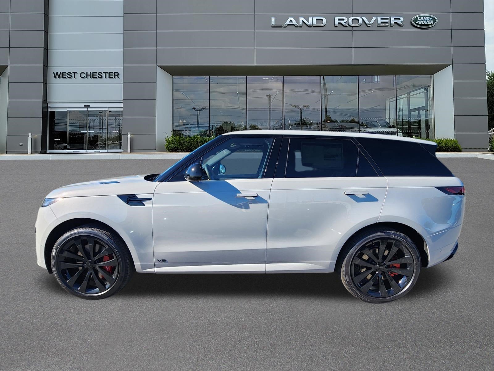 New 2027 Land Rover Range Rover Long Wheelbase SE AWD/4WD image 5