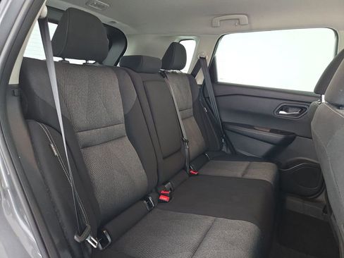 Used 2025 Nissan Rogue SV image 32